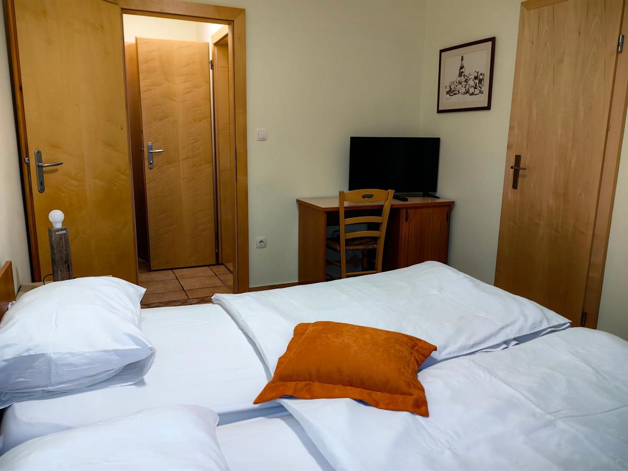 Hotel Kovac Osilnica Eksteriør billede