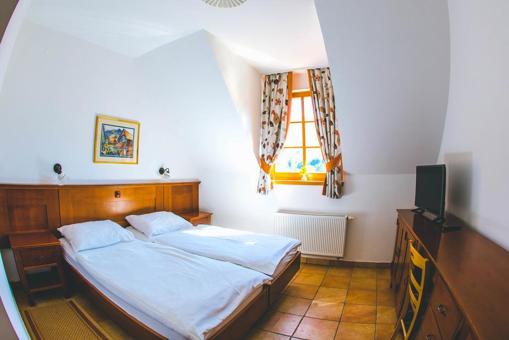Hotel Kovac Osilnica Eksteriør billede
